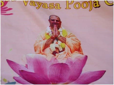 Is that Jayapataka Mahārāja seated on a Lotus Flower?